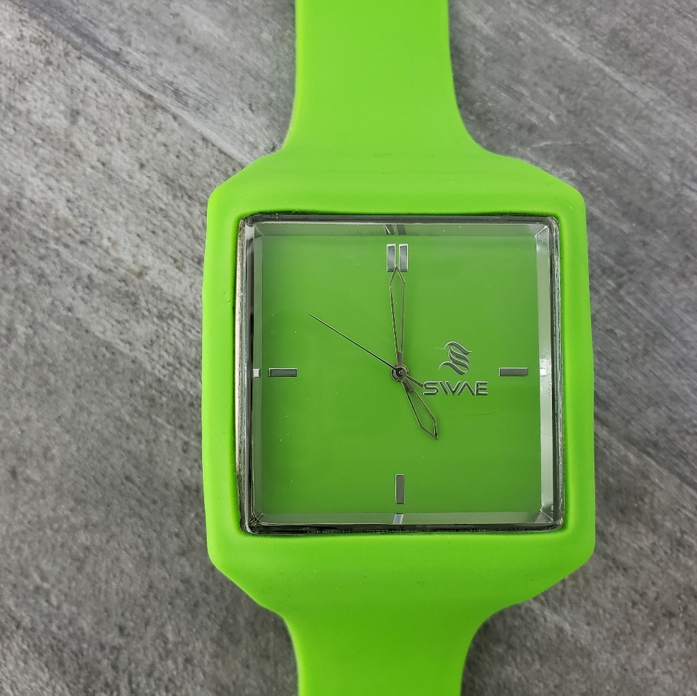 Green SWAE Interchangeable Silicone Watch